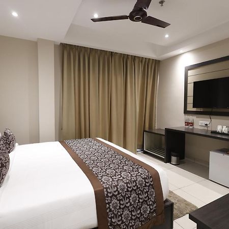 Pride Biznotel Canopus, Digha Digha  Exterior photo